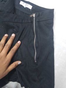SWEEWE Black FAUX Shorts