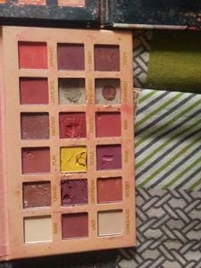 Broken Fake Huda Pallatte.
