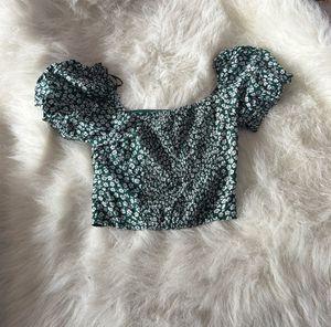 H&amp;M Floral Crop Top