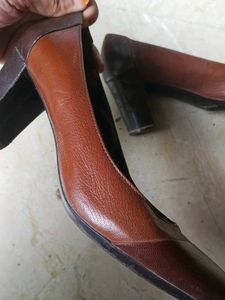 Brown Leather Round Toe Heels Sale 399₹