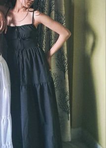 black backless dress