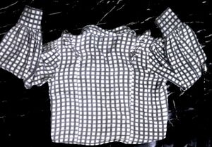 An Crop shirt. It&#39;s Colour Is Dull Grey