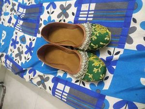 Deepak Ethnic Green Jutti