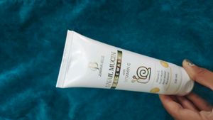 Juanna Belle Snail Mucin Facewash