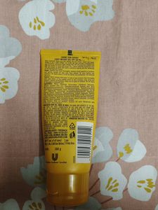 Lakme Sunscreen- Spf 50 PA+++ 100g
