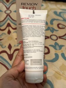 Revlon Touch And Glow Cream Face Wash