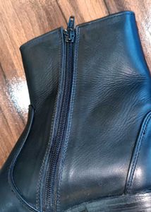 Pure Leather Grain Chelsea Zipper Boots For Men