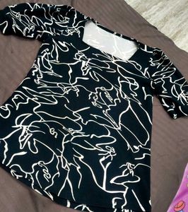 Stylish Black &amp; White Print Top