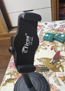 Adjustable Phone/Tablet Stand