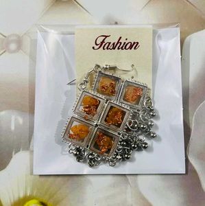 Resin Aat Fashion Earrings Only 1 Pics