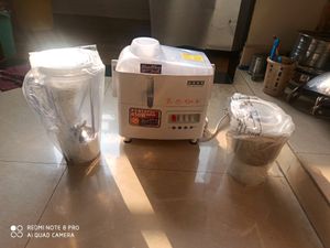 Brand new Usha Juicer Mixer Grinder.
