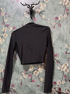 Black Long Sleeve Crop Top