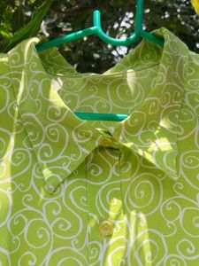 Green Patterned Tie-Front Top 💚🌿