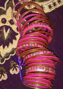 Kurta Set Free Matching Bangles