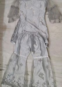 ✨ Elegant Silver Sara Dress – Like New!