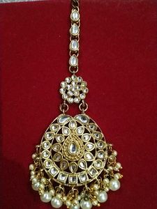 Elegant Maang Tikka