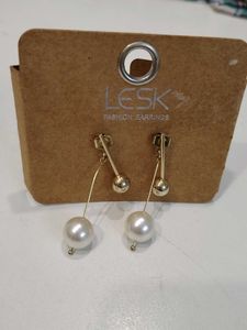 LESK Pearl Drop Earrings