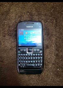 Nokia E71