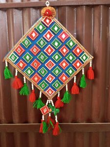 Beautiful Hanging Include Gift In It.