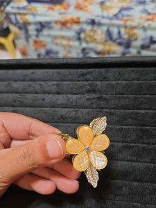 Peach Floral Metal Hair Clutch
