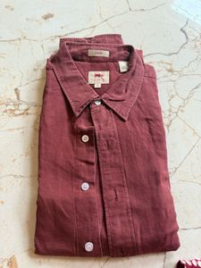 Levi's Slim Fit Burgundy Button-Down Shirt