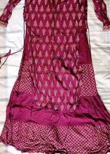 Maroon &amp; Gold Printed Kurti Set