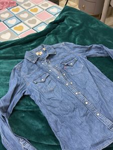 Levi&#39;s Denim Shirt