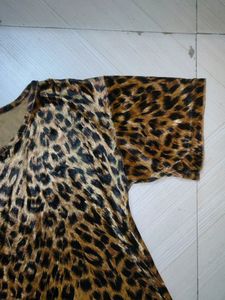 Leopard Print Crop Top🐆🤎Shinny Texture.