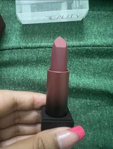 Huda Beauty Matte Bullet Lipstick &#34;Graduation Day&#34;