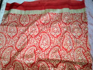 RED 🍒 AND BEIGH FLORAL SAREE