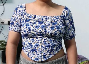 Floral Crop Top( 32 to 34 bust)