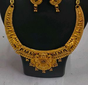 Golden Necklace &amp; Earring Set