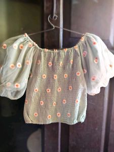 Daisy Mesh Sleeve Top