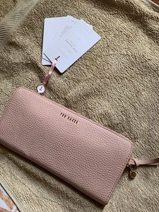 🇨🇦 Ted Baker Brand New Clutch