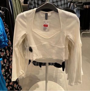 sweetheart neck top