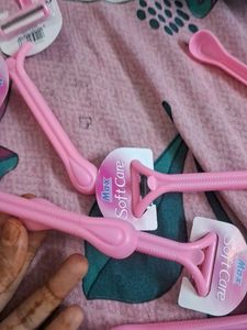 Pink Disposable Razors - 7 Pack