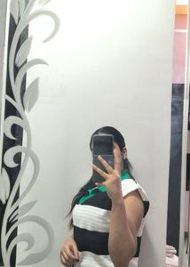 Sleeveless Collar Top