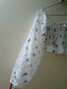 Crop Top - Puffy Sleeves