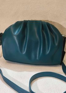 Trending Sling Bag ✨