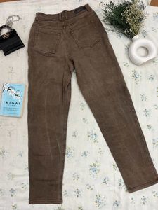 Brown Highwaist Mom Jeans