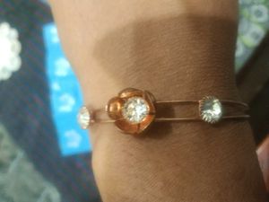 Adjustable Braceletes