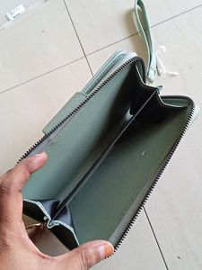 New Clutch Without Price Tag