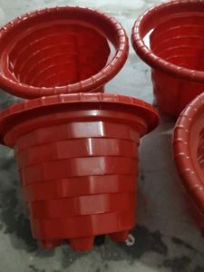 Set of 4 Plastic Plant Pots