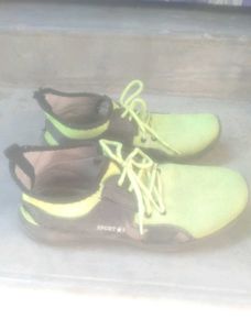 Sporty Neon Green Running Shoes