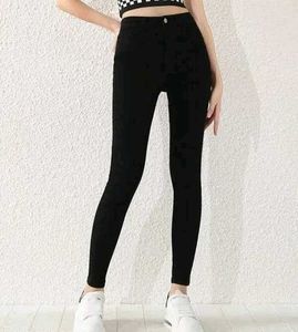 Classic Black High-Waisted Skinny Jeans