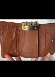 Imitation Leathered Louis Vuitton Chain Holder