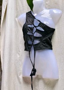 11226. SEXY CUTOUTS TOP