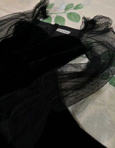 ✨ Elegant Black Velvet Mini Dress