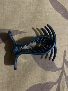 Hair Clutcher (Colour- Black)