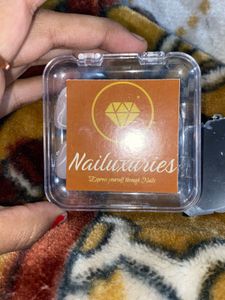 Press On Nails - Nude Swirl Design